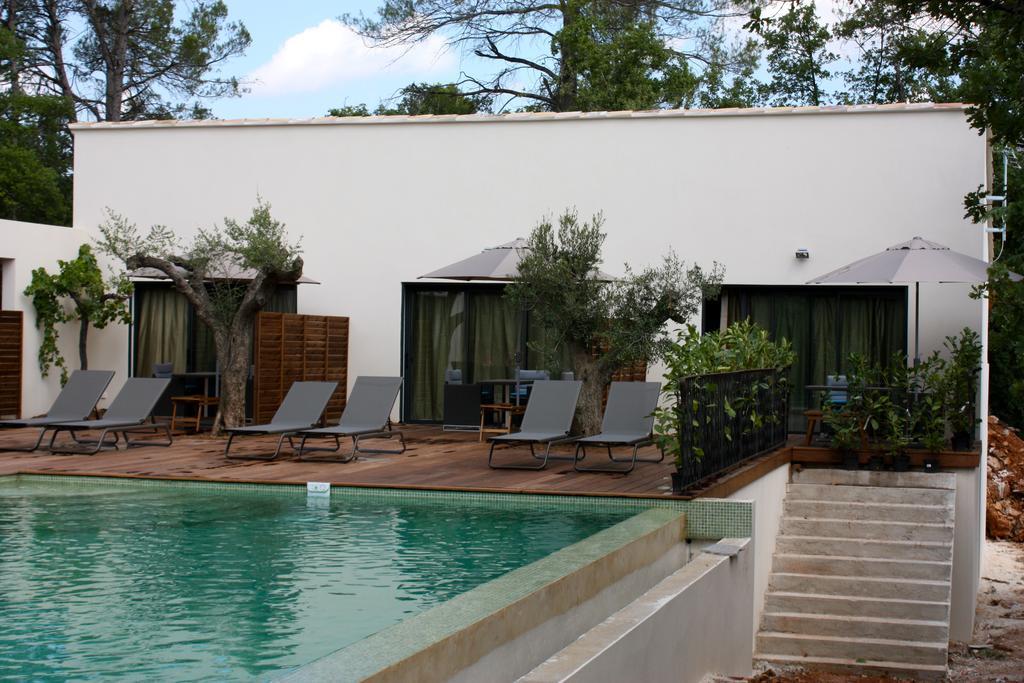 Alojamento de Acomodação e Pequeno-almoço Sous Les Oliviers - Jacuzzi - De Standing Tout-equipes