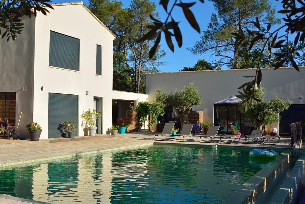 Bed & Breakfast Sous Les Oliviers - Jacuzzi - De Standing Tout-equipes Saint-Maximin-la-Sainte-Baume