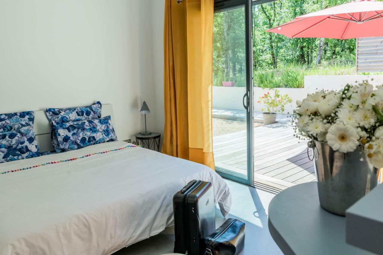 Sous Les Oliviers - Jacuzzi - De Standing Tout-equipes Bed & Breakfast 5*