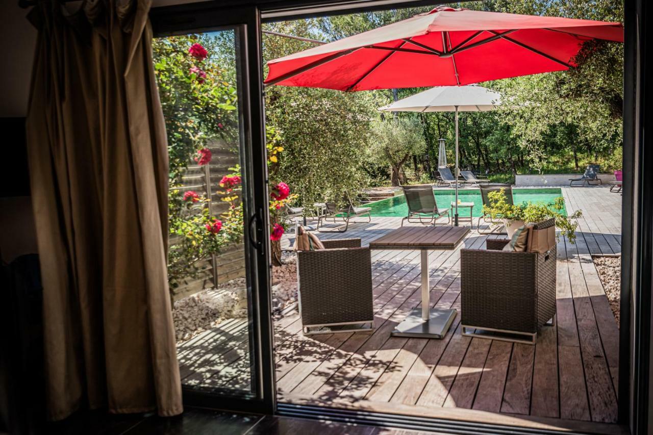 Couette-café Sous Les Oliviers - Jacuzzi - Charming Saint-Maximin